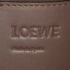 Bolso de mano Loewe Lazo en cuero marrón y cuero color topo - Detail D3 thumbnail