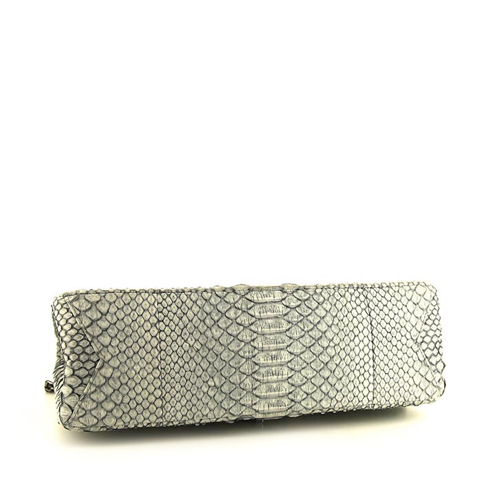 Chanel 2.55 handbag in grey python - Detail D5