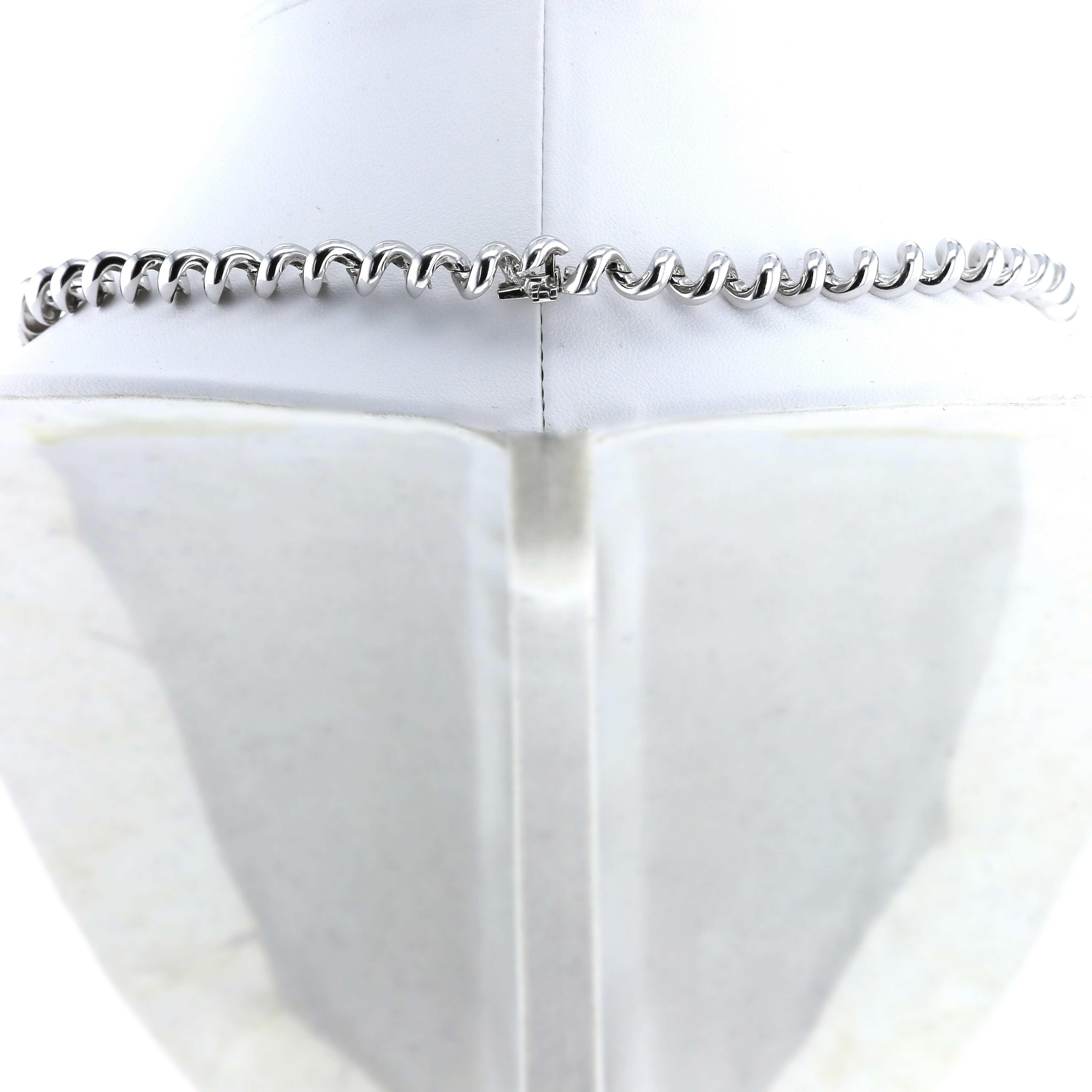 Collier Boucheron Arabesques en or blanc - Detail D2