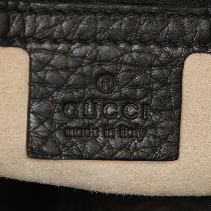 Gucci 1973 handbag in black grained leather - Detail D3