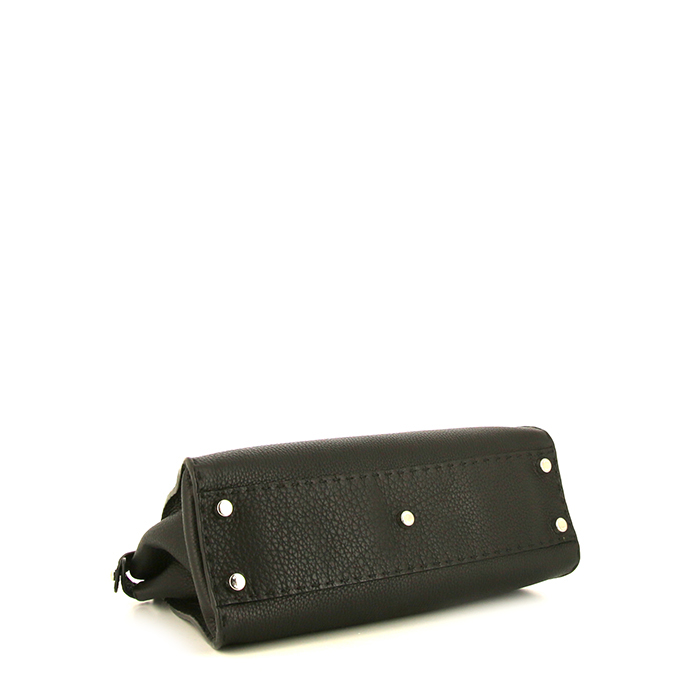 Fendi Peekaboo medium model handbag in black grained leather - Detail D5
