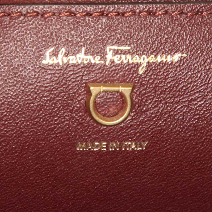 Salvatore Ferragamo backpack in burgundy quilted leather - Detail D4