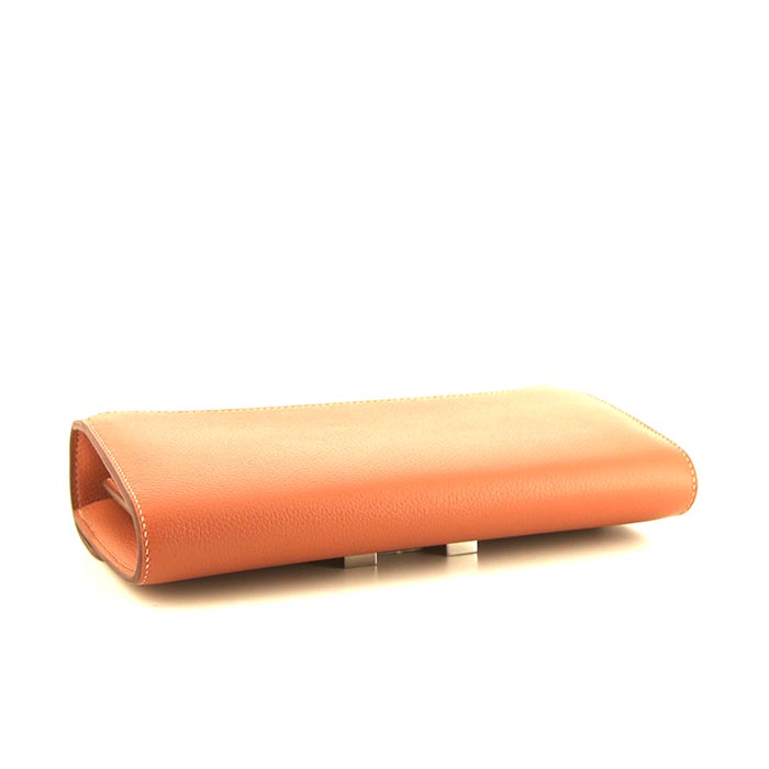 Pochette Hermès Constance Long To Go en cuir togo marron Blush - Detail D5