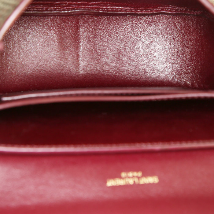 Bolso bandolera Saint Laurent Kaia Satchel modelo pequeño en piel de pitón roja y negra - Detail D2