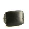 Louis Vuitton petit Noé shopping bag in black epi leather - Detail D4 thumbnail