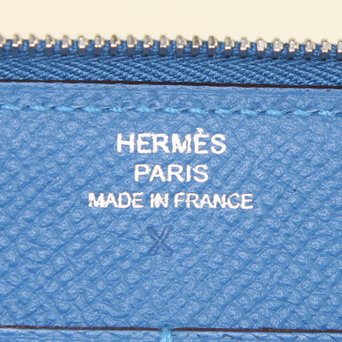 Billetera Hermès Soie Cool en seda roja y cuero epsom azul - Detail D3