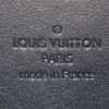 Bolsito de mano Louis Vuitton en cuero monogram huella negro - Detail D4 thumbnail
