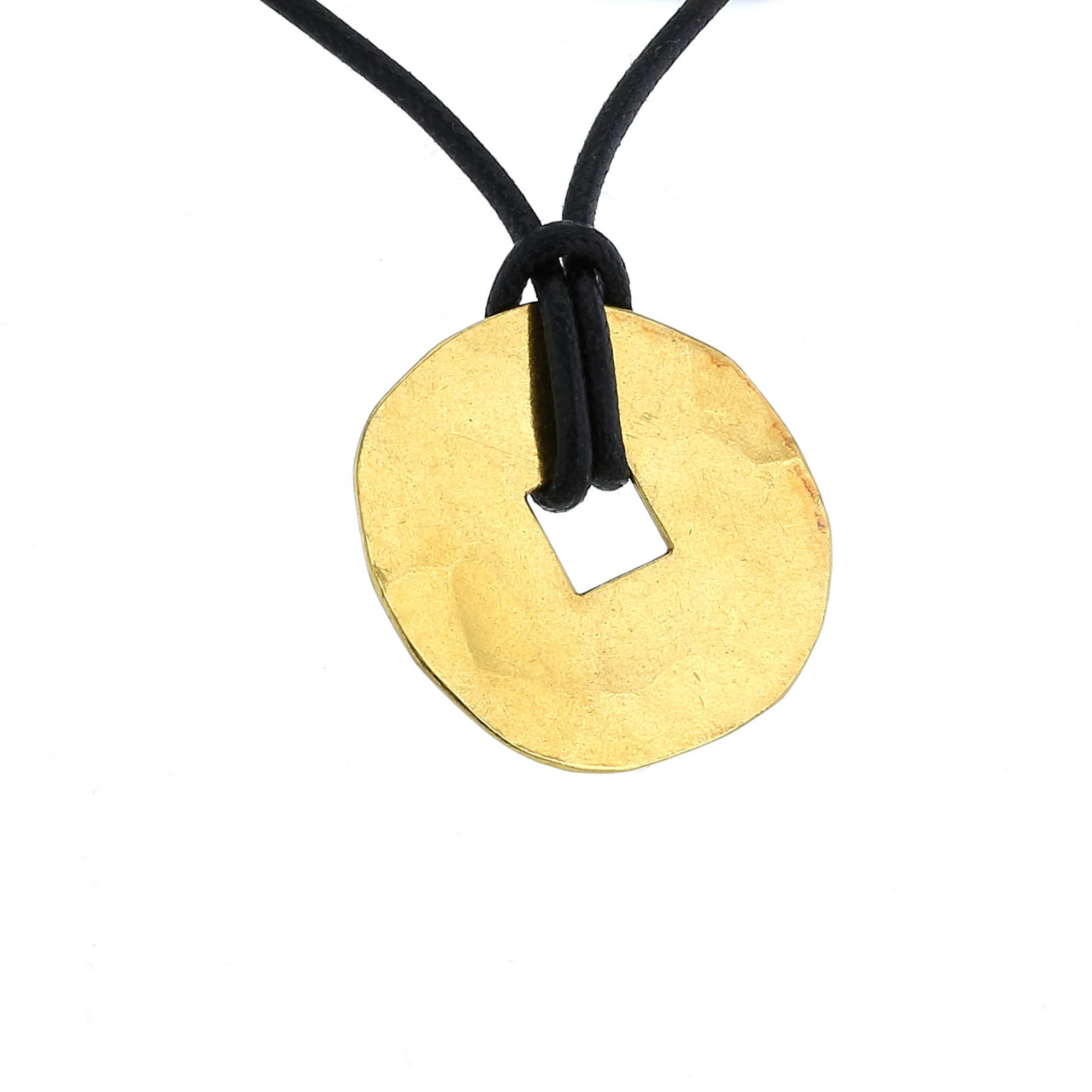Dinh Van Pi Chinois large model pendant in 24 carats yellow gold - Detail D1