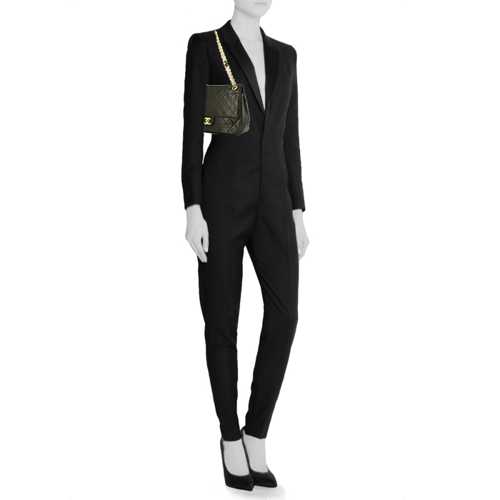 Bolso de mano Chanel  Timeless Classic en cuero acolchado negro - Detail D1