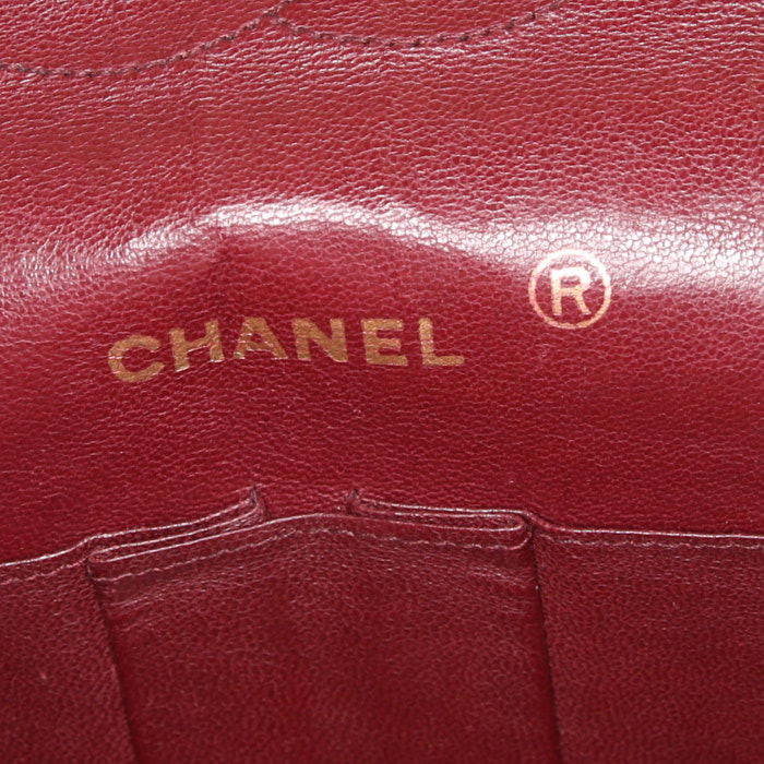 Bolso de mano Chanel  Timeless Classic en cuero acolchado negro - Detail D4