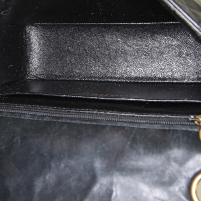 Bolso bandolera Chanel Timeless Mini en cuero acolchado negro - Detail D2