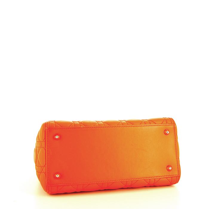Dior Lady Dior medium model handbag in orange leather cannage - Detail D5