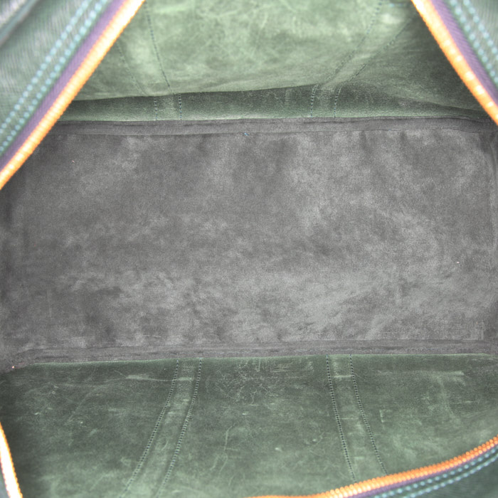 Louis Vuitton Kendall travel bag in green taiga leather - Detail D2