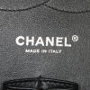 Chanel Timeless jumbo shoulder bag in black and beige patent leather - Detail D4 thumbnail