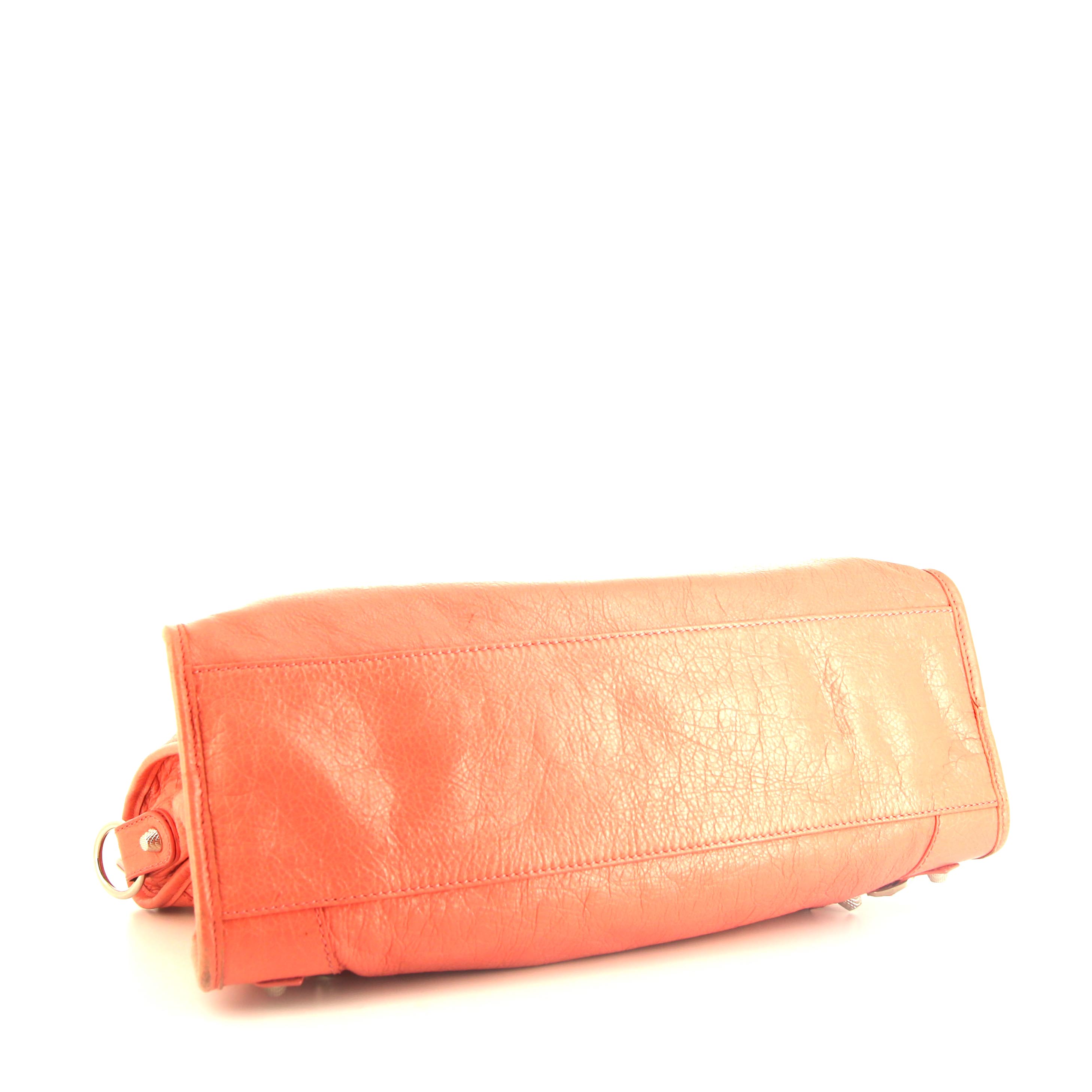 Sac à main Balenciaga Classic City en cuir rose - Detail D5