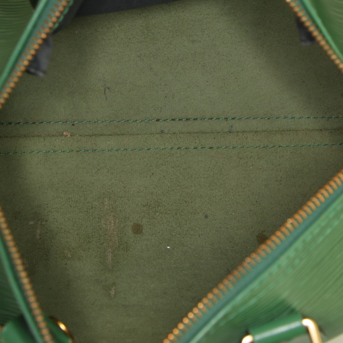 Sac à main Louis Vuitton Speedy 25 cm en cuir épi vert - Detail D2