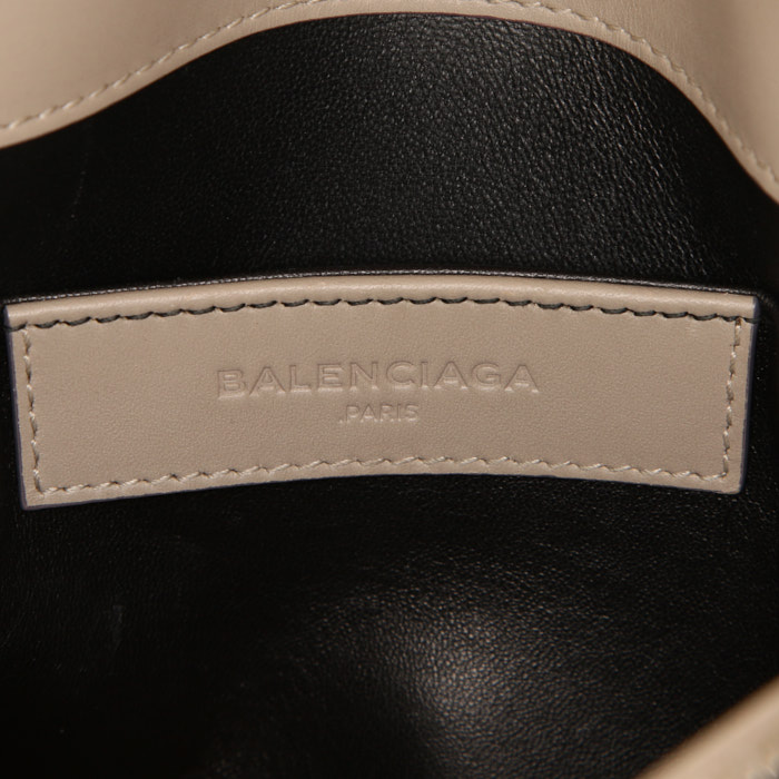 Balenciaga Dix handbag in beige leather - Detail D4