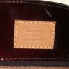 Louis Vuitton Reade handbag in burgundy monogram patent leather and natural leather - Detail D3 thumbnail