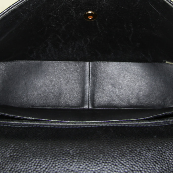 Bolso bandolera Chanel Timeless jumbo en cuero granulado acolchado negro - Detail D3