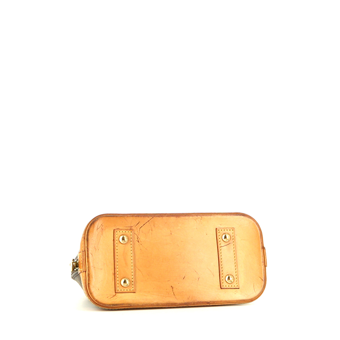 Bolso bandolera Louis Vuitton Alma BB en lona Monogram marrón y cuero natural - Detail D5