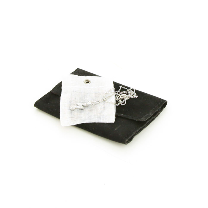 Collier Piaget en or blanc et diamants - Detail D4