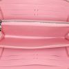 Louis Vuitton Zippy wallet in pink and red bicolor monogram patent leather - Detail D2 thumbnail