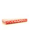 Louis Vuitton Zippy wallet in pink and red bicolor monogram patent leather - Detail D4 thumbnail