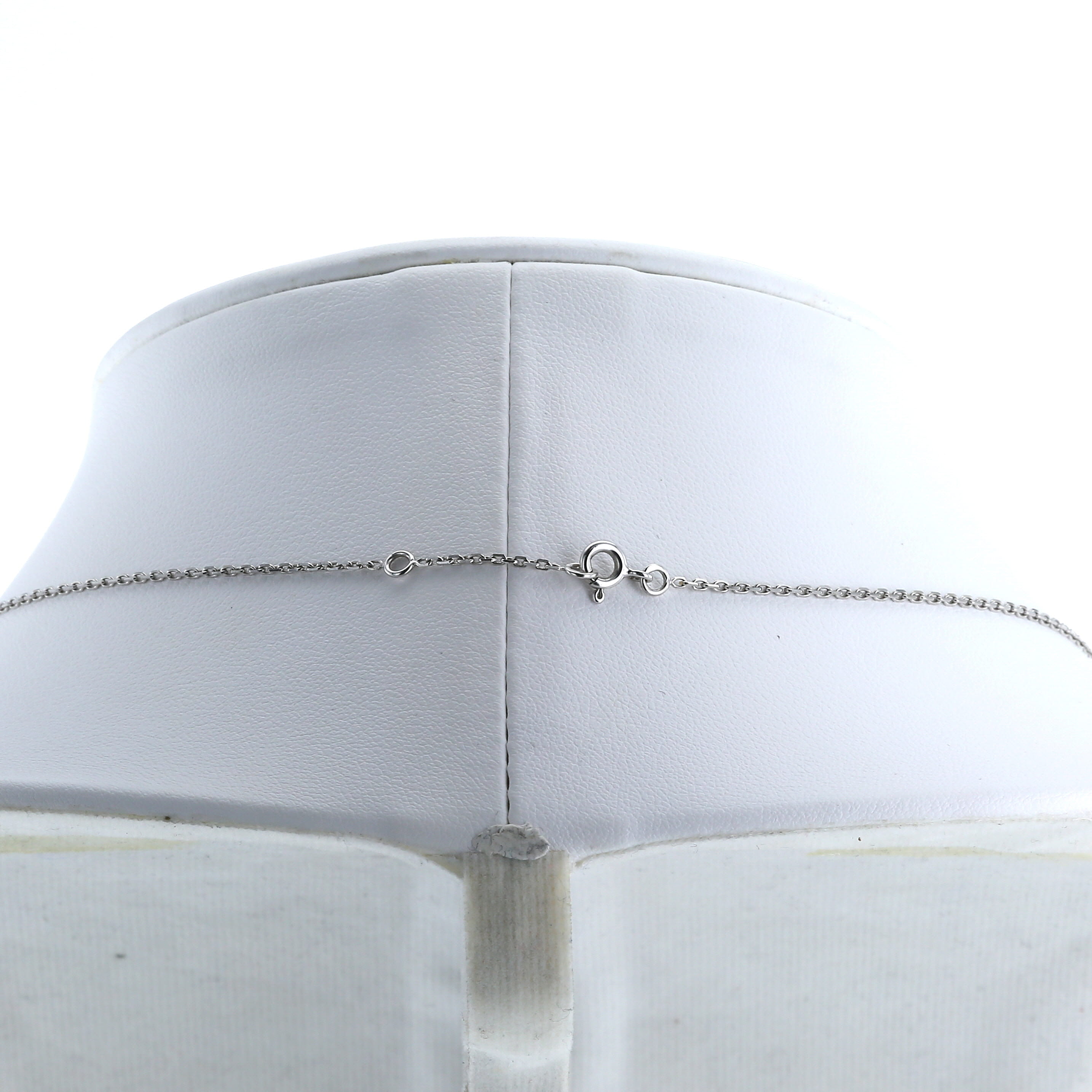 Cartier Coeur et Symbole pendant in white gold and diamonds - Detail D2
