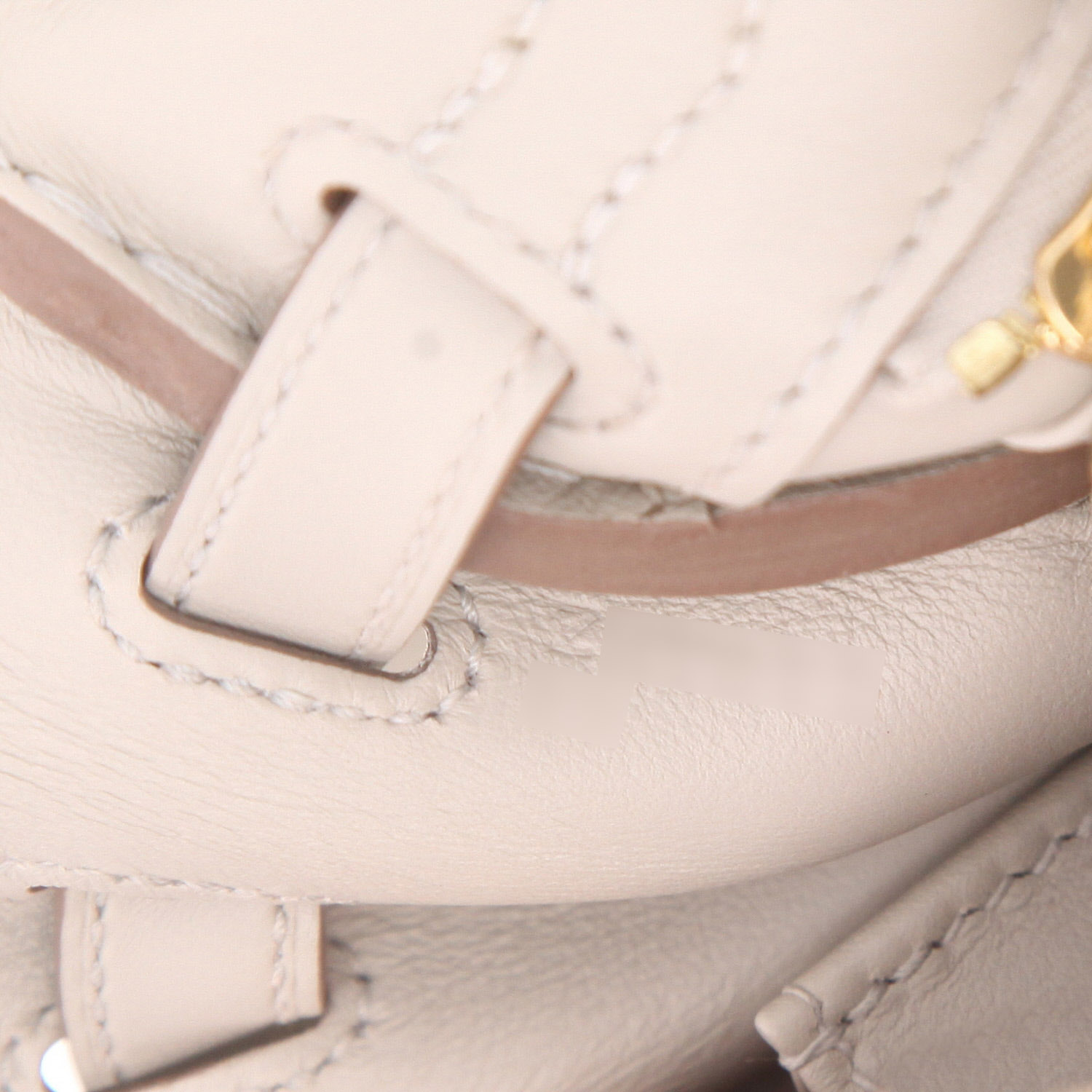 Bolso de mano Hermès  Kelly 25 cm en cuero swift Gris Perle - Detail D4