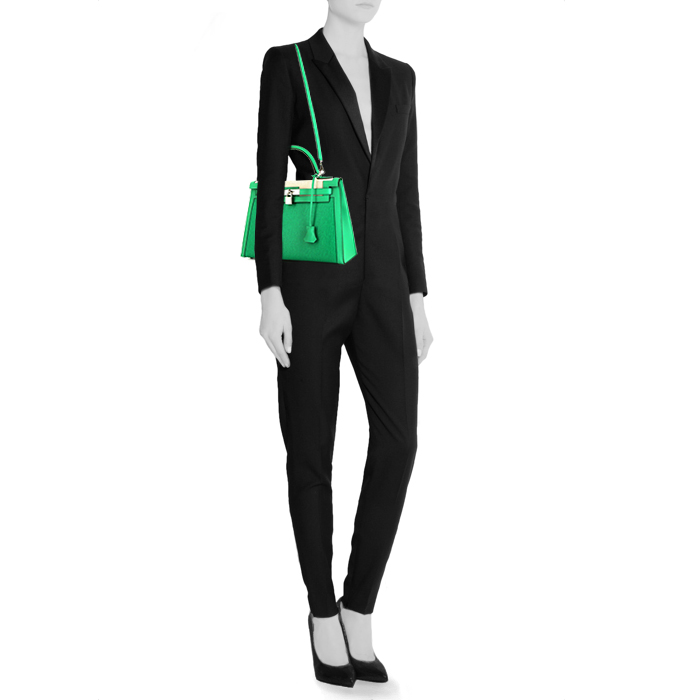 Hermes Kelly 32 cm handbag in green and beige "H" canvas and green leather - Detail D2