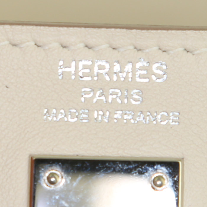 Hermes Kelly 25 cm handbag in Craie Swift leather - Detail D4