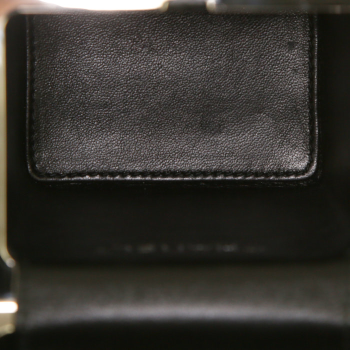 Minaudière Chanel Editions Limitées en plexiglas noir et argenté - Detail D2