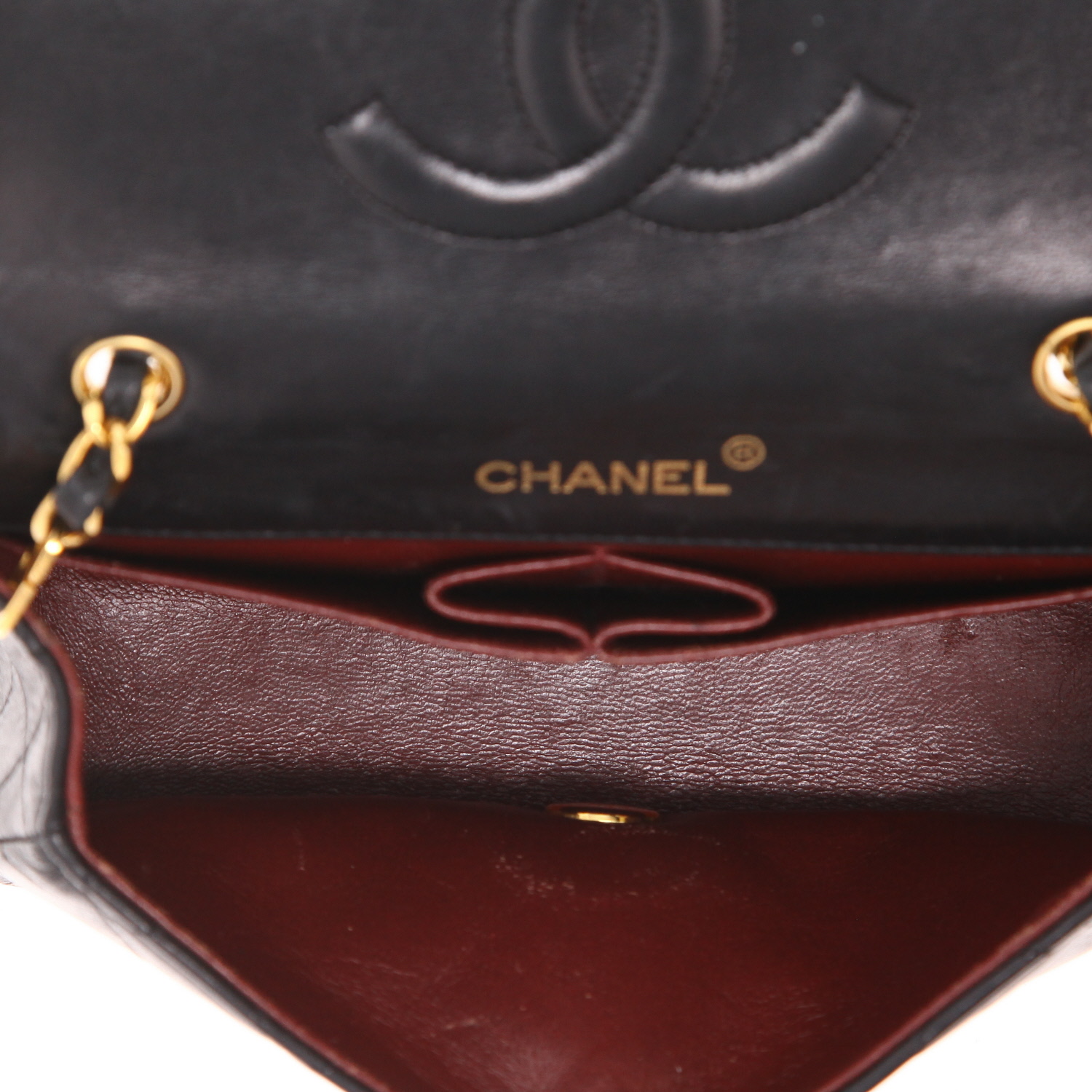 Chanel  Mademoiselle bag worn on the shoulder or carried in the hand  in black quilted leather - Detail D3
