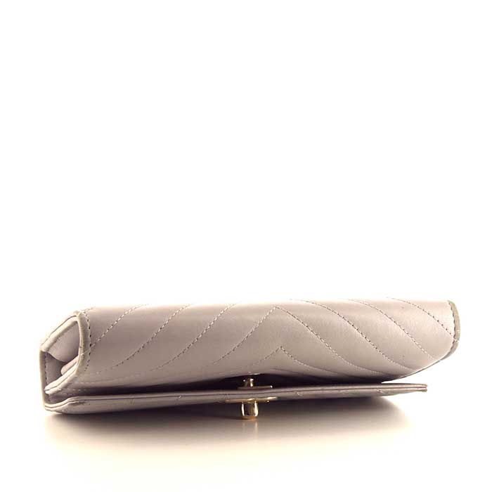 Borsa a tracolla Chanel Wallet on Chain in pelle trapuntata a zigzag grigia - Detail D4
