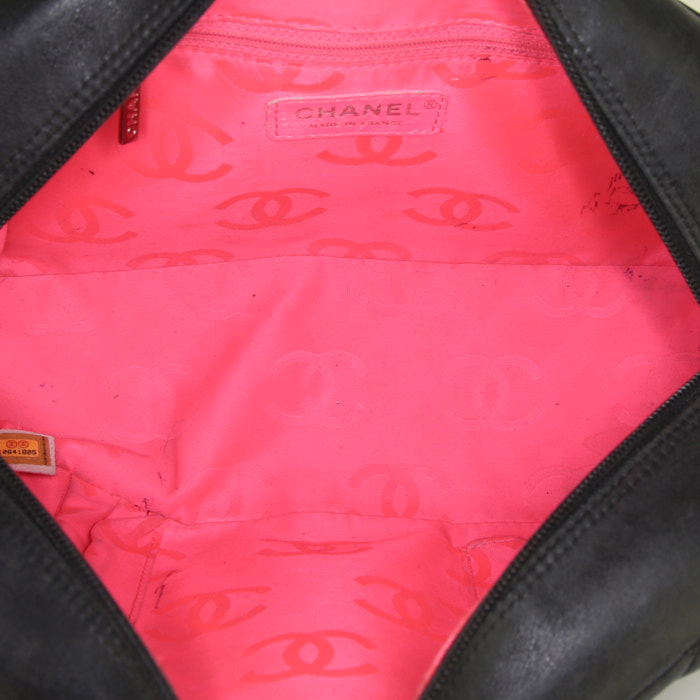 Bolso de mano Chanel Cambon en cuero acolchado negro - Detail D2