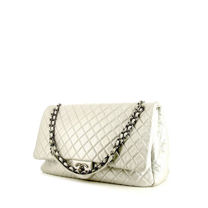 chanel cosmetic bag with chain