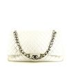 Bolsa de viaje Chanel Timeless en cuero granulado acolchado plateado - 360 thumbnail