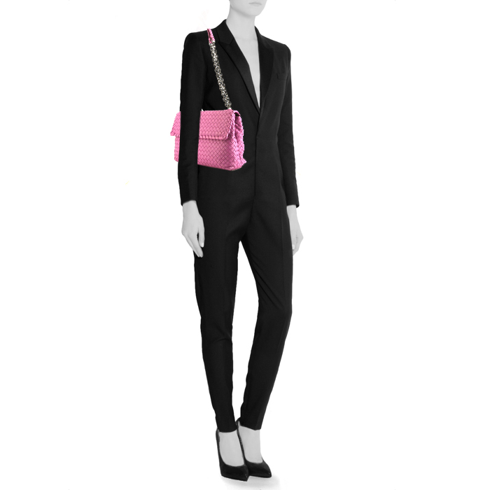 Sac à main Bottega Veneta Olimpia moyen modèle en cuir intrecciato rose - Detail D1