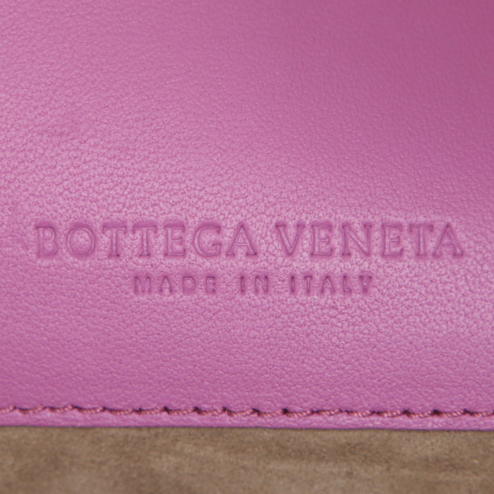 Sac à main Bottega Veneta Olimpia moyen modèle en cuir intrecciato rose - Detail D4