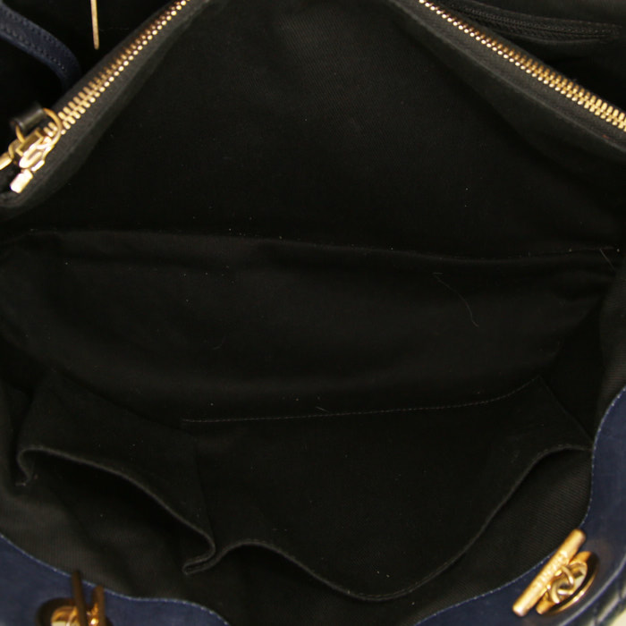 Shopping bag Chanel Grand Shopping in pelle trapuntata a zigzag blu - Detail D2