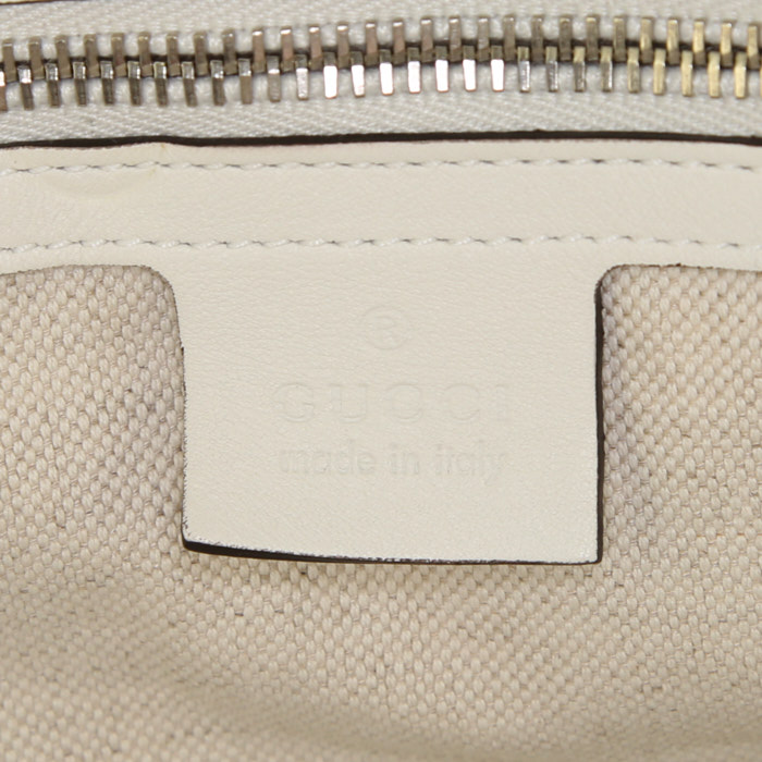 Sac de voyage Gucci en cuir monogram empreinte blanc - Detail D4