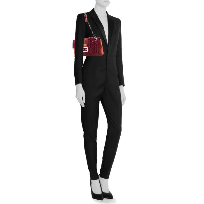 Fendi Baguette handbag in brown quilted leather and fuchsia canvas - Detail D1