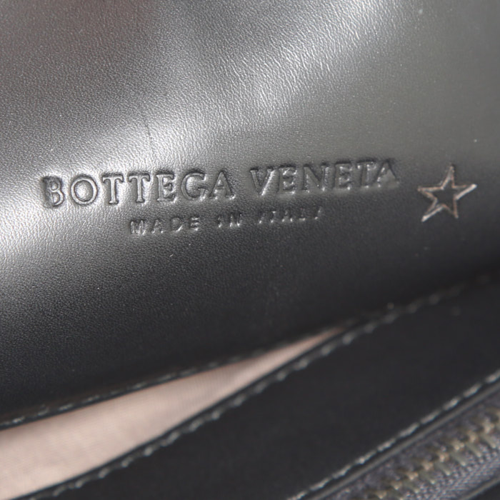 Porte-documents Bottega Veneta en cuir intrecciato noir - Detail D4