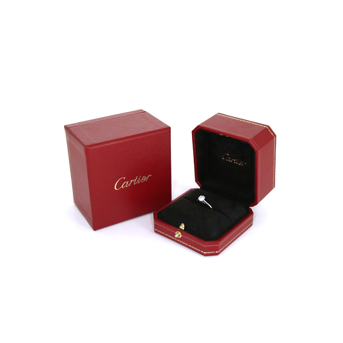 Bague solitaire Cartier 1895 en platine et diamant (0,70 carat) - Detail D2