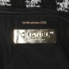Bolso de mano Chanel 19 en jersey acolchado negro y blanco - Detail D4 thumbnail
