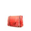 Bolso de mano Chanel Timeless jumbo en piel de pitón degradada rosa y roja - 00pp thumbnail