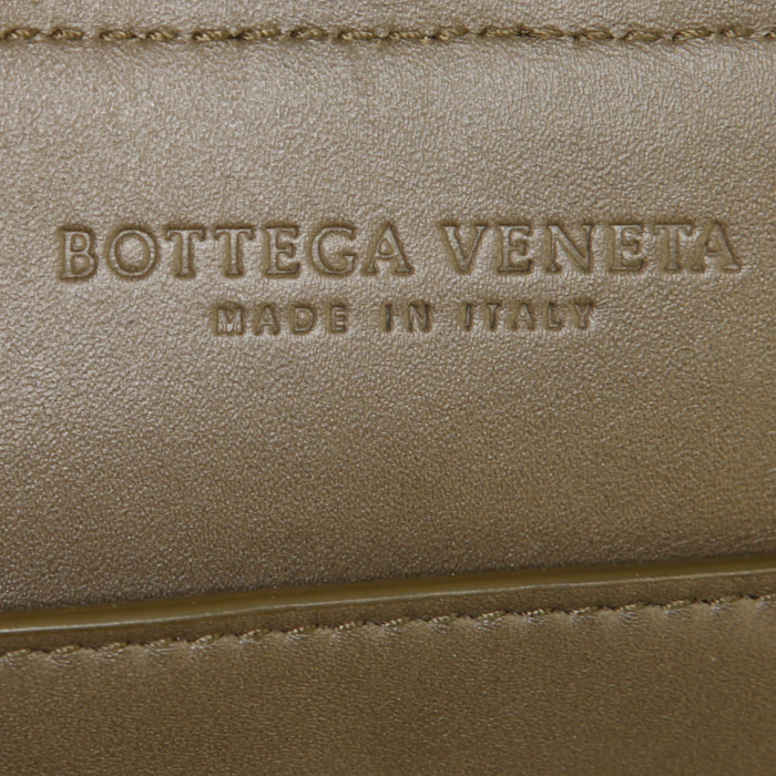 Pochette Bottega Veneta in pelle intrecciata verde - Detail D3