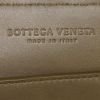 Pochette Bottega Veneta in pelle intrecciata verde - Detail D3 thumbnail