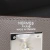Sac à main Hermes Kelly 25 cm en cuir epsom noir Hermes Kelly 28 cm en cuir epsom gris - Detail D4 thumbnail