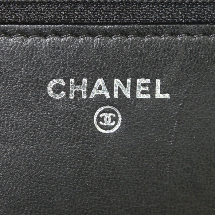 Borsa a tracolla Chanel Wallet on Chain Boy in pelle trapuntata nera - Detail D3